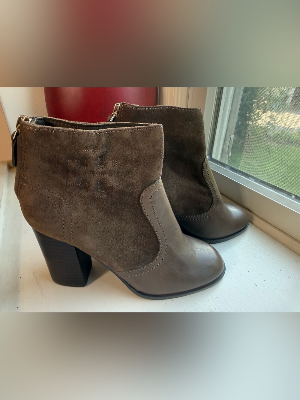 Tory Burch  Women's brown Suede & Leather Ankle Boots size 5